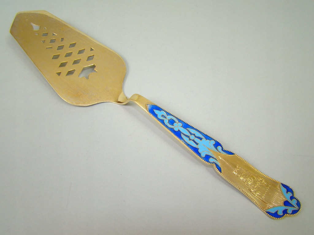 ROSJA SREBRO ZŁOCONE W EMALII ŁOPATKA A-1868 ROSJA SREBRO ZŁOCONE W EMALII ŁOPATKA A-1868